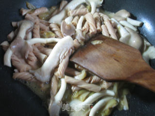 Stir-fried Bean Tendon with Shredded Mustard and Mushroom recipe