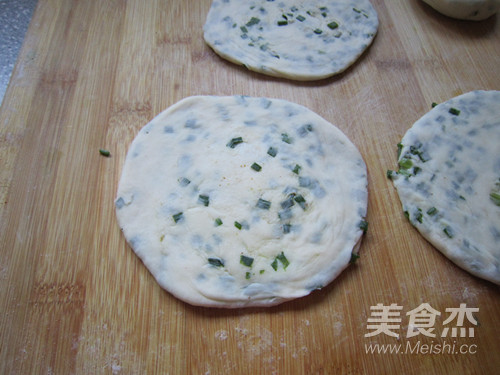 Green Onion Pancakes with Fragrant Outside and Tender Inside recipe