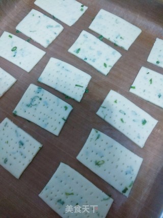 Scallion Soda Crackers recipe