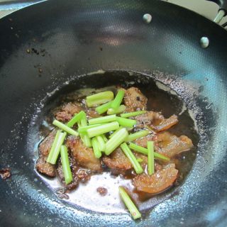 Hakka Cuisine-coriander and Fish-flavored Pork Belly recipe