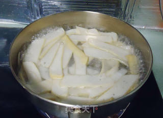 Fish Cake and Basil Boiled Udon recipe