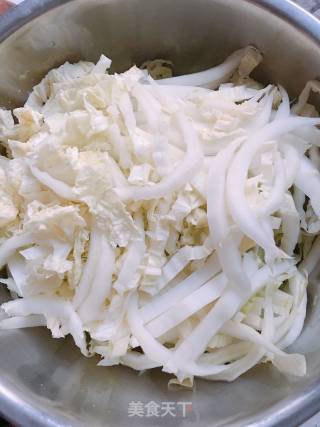 Stir-fried Shredded Cabbage with Shredded Pork recipe