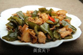 Stir-fried Pork Belly with Kelp Root recipe