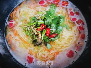 Longxu Noodles with Cordyceps Flower Ham Clear Soup recipe