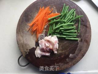 Braised Noodles with Beans recipe