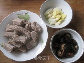 Grilled Pork Ribs with Mushrooms recipe