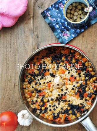 Baked Rice with Chickpeas and Raisins recipe