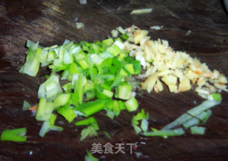 The Perfect Match for Autumn Health Preservation-lotus Pond Small Stir-fry recipe