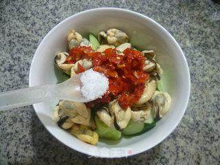 Cucumber Mixed with Mussels recipe