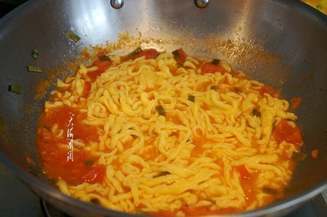 Net Red Tomato Egg Noodles recipe