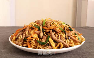 Fried Noodles with Mushroom, Egg and Pork recipe