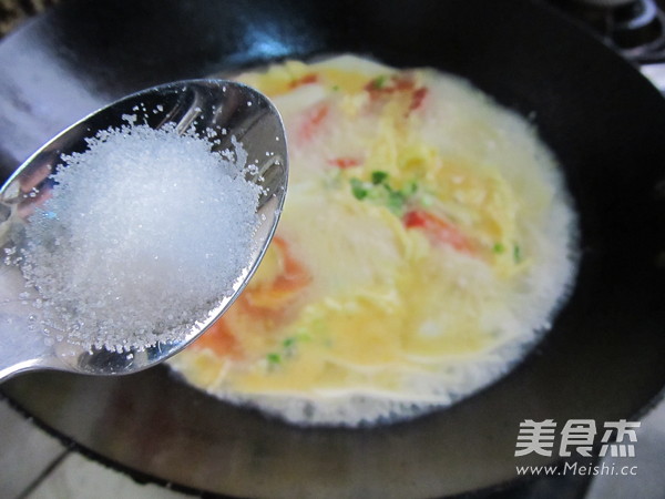 Tomato Egg Noodle Soup recipe