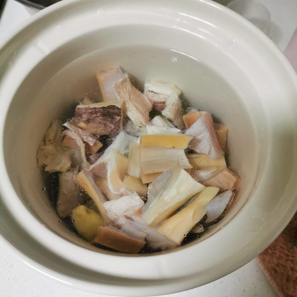 Cuttlefish Pork Ribs Soup recipe