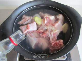 Roasted Duck Legs with Lettuce recipe