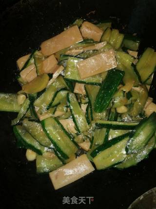 #团圆饭# Stir-fried Cucumber with Chicken Ham recipe