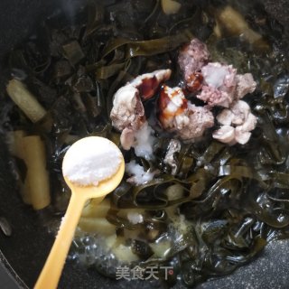 Stewed Potatoes with Kelp Ribs recipe