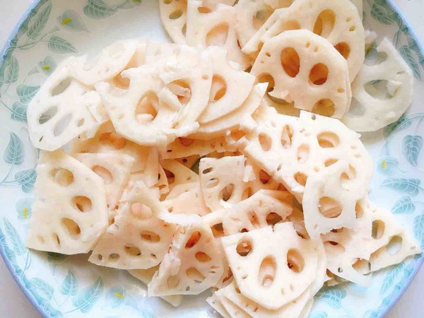 Fried Lotus Root Sliced Pork recipe