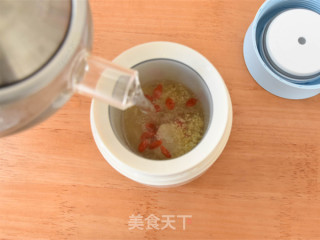 Two Rice Porridge with Ginseng Slices and Wolfberry recipe