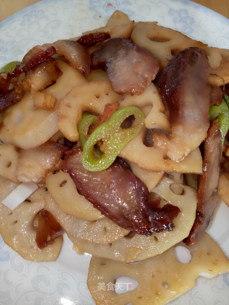 Fried Lotus Root Slices with Bacon