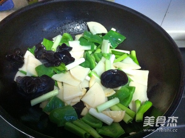 Fried Pork with Bamboo Shoots recipe