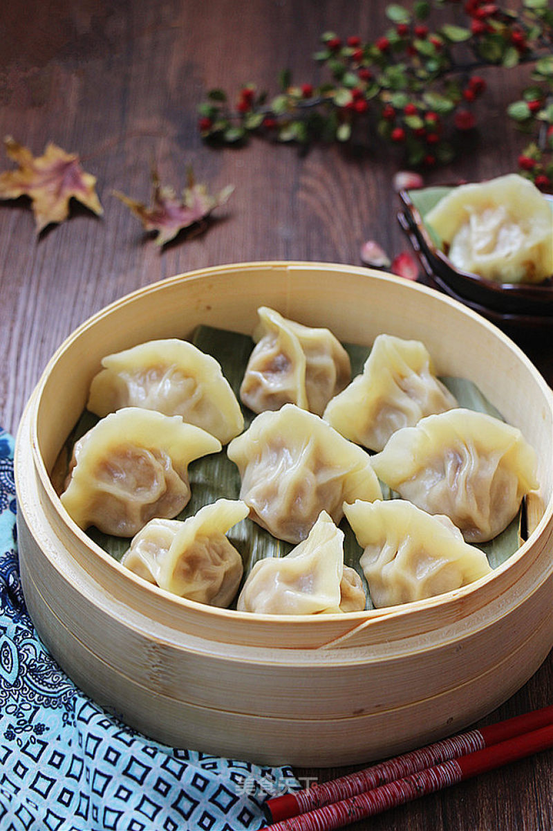 Steamed Dumplings with Beef and White Radish recipe