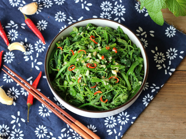 Vegetarian Fried Pumpkin Seedlings recipe