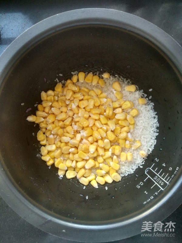 Braised Rice with Corn Kernels recipe