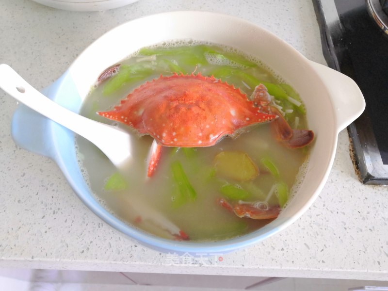 Swimming Crab and Loofah Soup recipe
