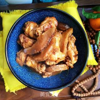 Stewed Mushrooms with Chicken Wings and Roots recipe