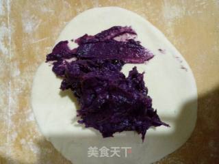 "sweet and Salty Steamed Buns with Purple Potato Sauce" Sliced Steamed Buns with Purple Potato Sauce recipe