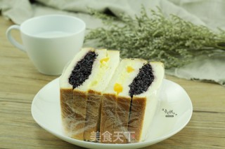 Net Red Black Rice Mango Cheese Toast recipe