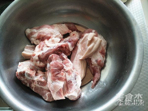 Stewed Pork Belly with Home-cooked Bones, The Most Enjoyable One Pot recipe