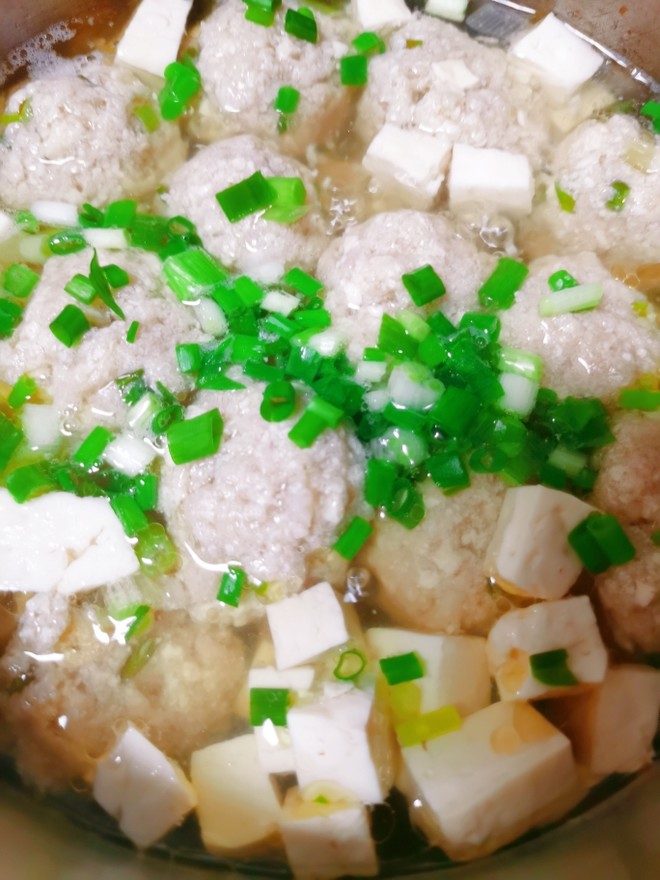 Summer Light and Nutritious Tofu Meatball Soup recipe