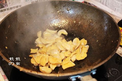 Stir-fried Dried Potatoes with Cucumber Money recipe