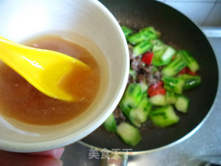 Loofah Stir-fried Beef recipe