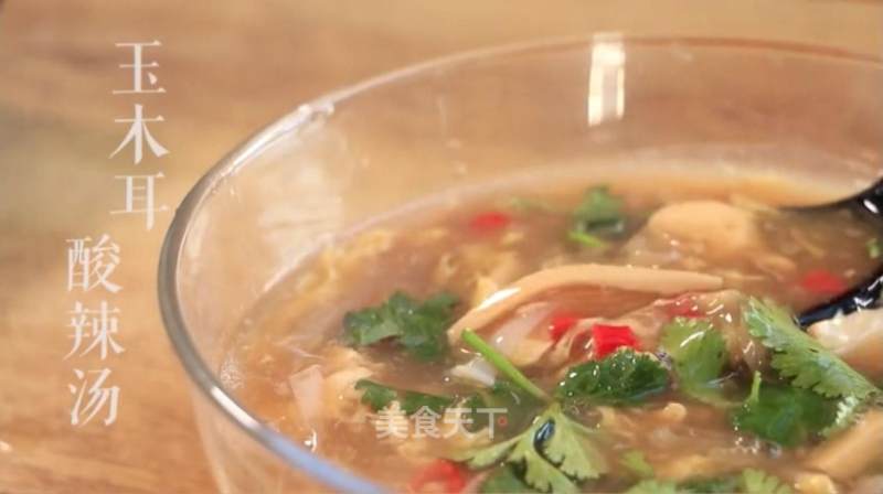 Hot and Sour Jade Fungus Soup recipe
