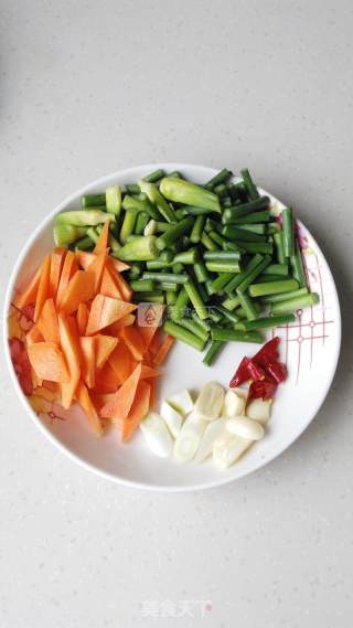 Stir-fried Bacon with Garlic Stalks recipe