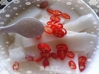 Homemade Hot and Sour Radish Slices recipe