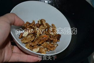 Crab Mushroom and Walnut Soup recipe