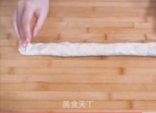 The Leek Box Made by The Combination of Flour and Wuzhen Powder Has A Thin Skin and Sufficient Filling, Which is Strong and Refreshing. It Can Also Prevent Leek from Hurting The Stomach! The Steps are Super Detailed! recipe