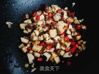 Appetizer: Stir-fried Shiitake Mushrooms with Millet Pepper recipe