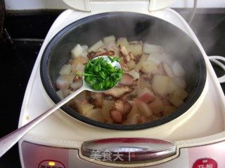 Pilaf with Radish Sauce recipe