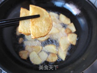 Fried Potato Chips with Red Mushroom recipe