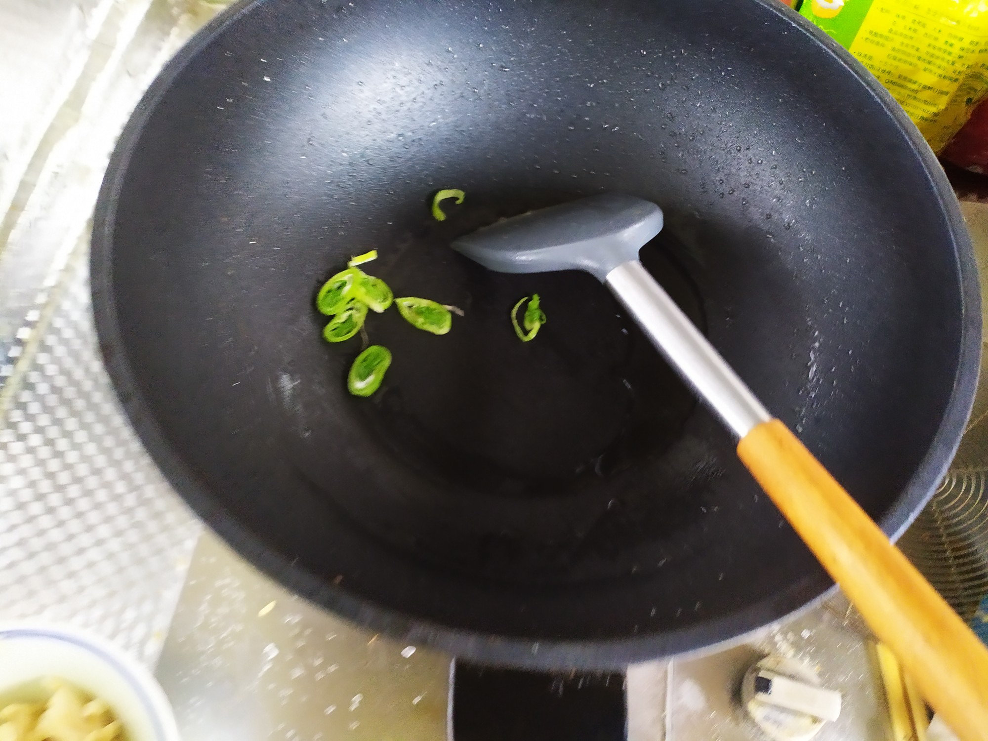 #试吃格林莜麦面#蛋子小鱼 recipe