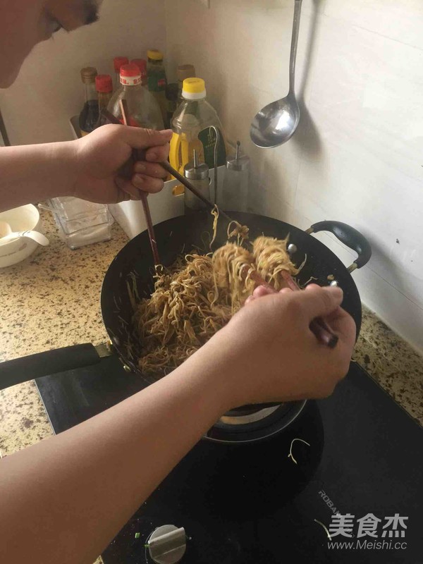 Huizhou Fried Noodles recipe