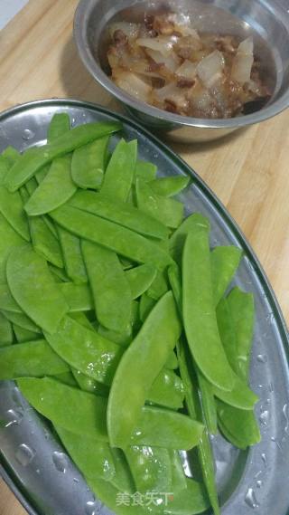 Fried Bacon with Snow Peas recipe