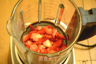 # Fourth Baking Contest and is Love to Eat Festival#chocolate Strawberry Mousse recipe