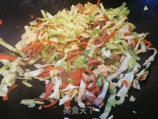 Stir-fried Rice Noodles with Shredded Pork recipe