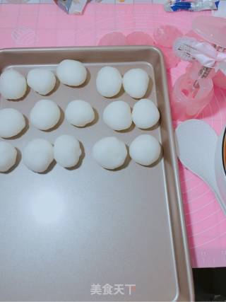 Simple Snowy Mooncakes for Newbies recipe