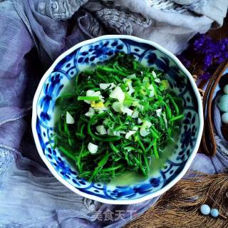 Garlic Alfalfa Sprouts recipe